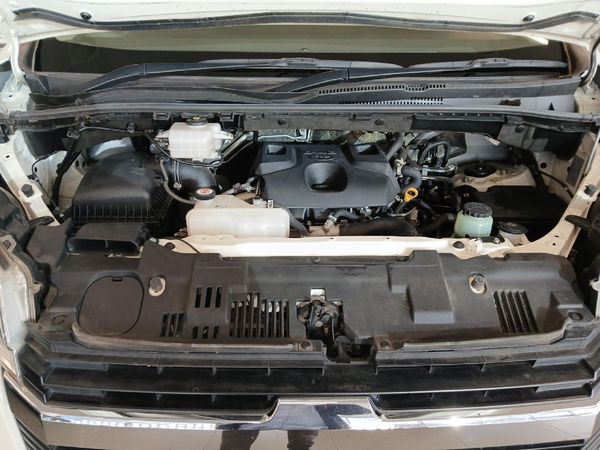 2023-Toyota-Quantum-28-GL-11-seat image:8