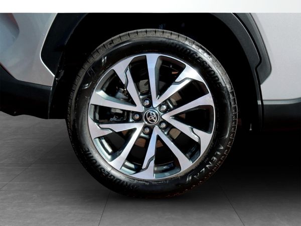 2026-Toyota-Corolla-Cross-18-XR-Hybrid image:18