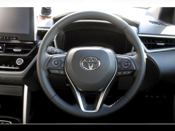 2026-Toyota-Corolla-Cross-18-XR-Hybrid image:7