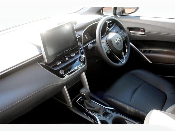 2026-Toyota-Corolla-Cross-18-XR-Hybrid image:6
