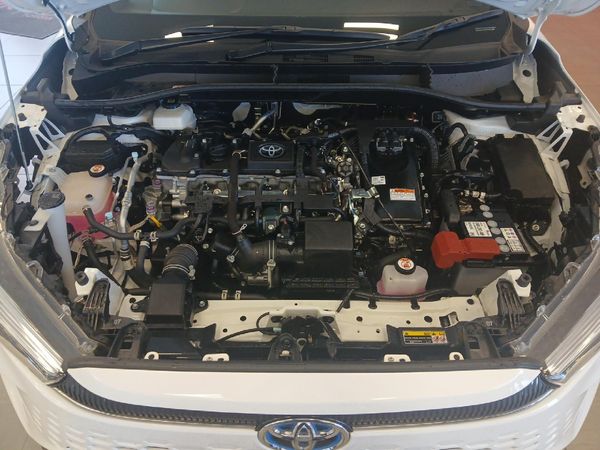 2026-Toyota-Corolla-Cross-18-XS-Hybrid image:8