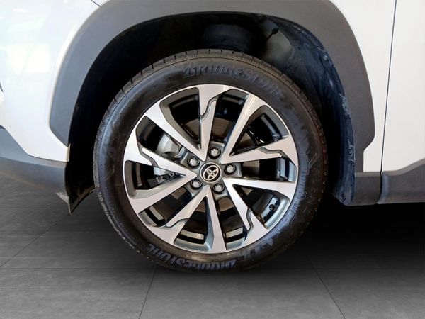 2026-Toyota-Corolla-Cross-18-XR-Hybrid image:7