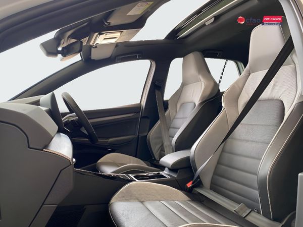 2026-Volkswagen-Golf-14-TSI-R-Line-Auto-110kw image:9