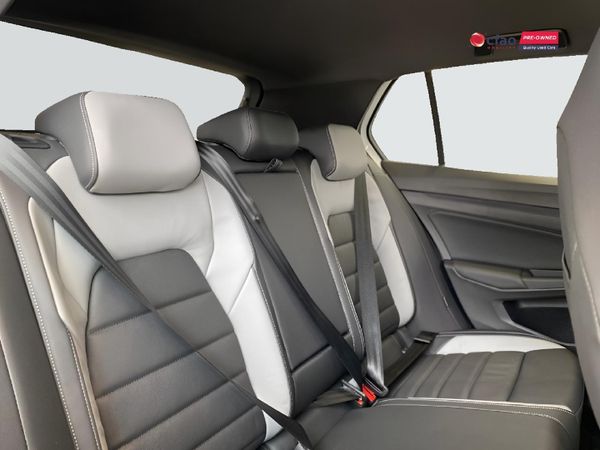 2026-Volkswagen-Golf-14-TSI-R-Line-Auto-110kw image:11