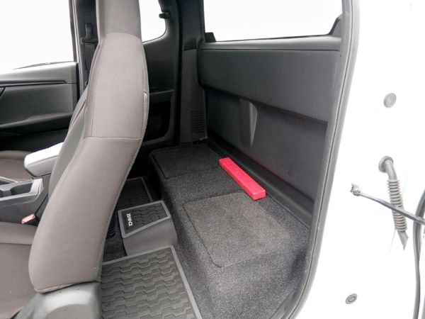 2026-Isuzu-D-Max-19-DDI-HR-L-Extended-Cab image:19