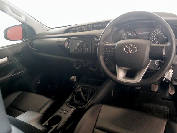 2025-Toyota-Hilux-24-GD-6-SR-4x4-Single-Cab image:5