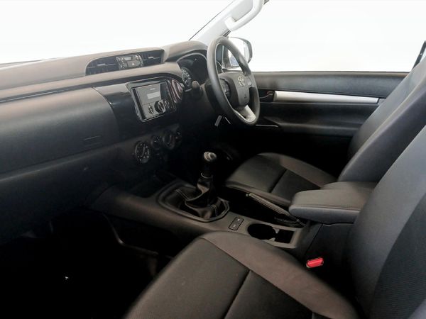 2025-Toyota-Hilux-24-GD-6-SR-4x4-Single-Cab image:6