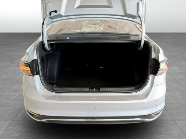 2024-Volkswagen-Polo-Sedan-10TSI-Style image:12