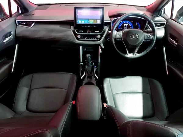 2025-Toyota-Corolla-Cross-18-XS image:5