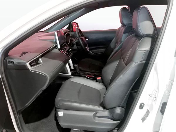 2025-Toyota-Corolla-Cross-18-XS image:6