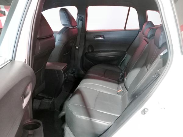 2025-Toyota-Corolla-Cross-18-XS image:8