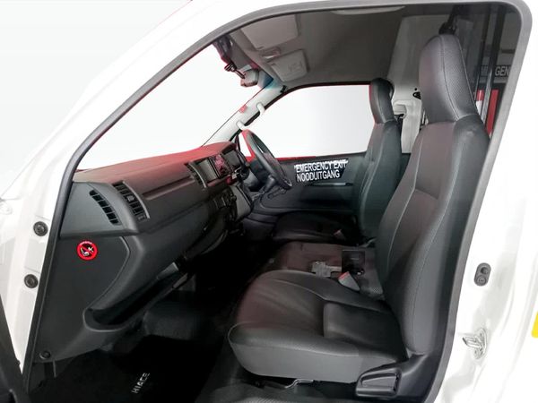 2026-Toyota-Quantum-25-D-4D-Sesfikile-16-seat image:6