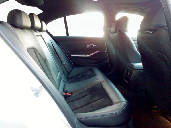 2022-BMW-3-Series-320i-M-Mzansi-Edition-Auto-g20 image:17