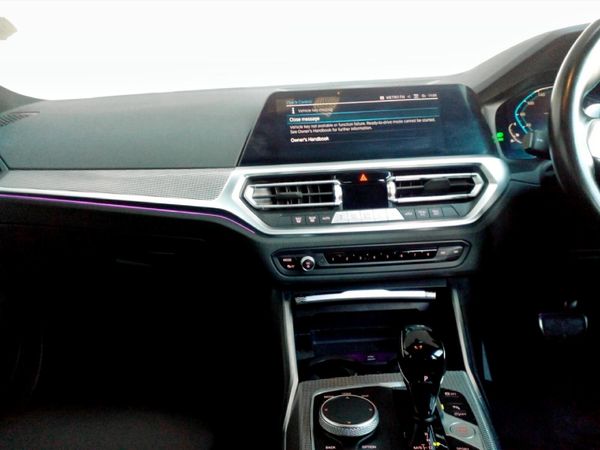 2022-BMW-3-Series-320i-M-Mzansi-Edition-Auto-g20 image:18