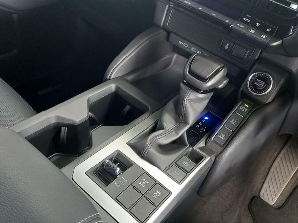 2025-Toyota-Land-Cruiser-Prado-TX-28GD-Auto image:11