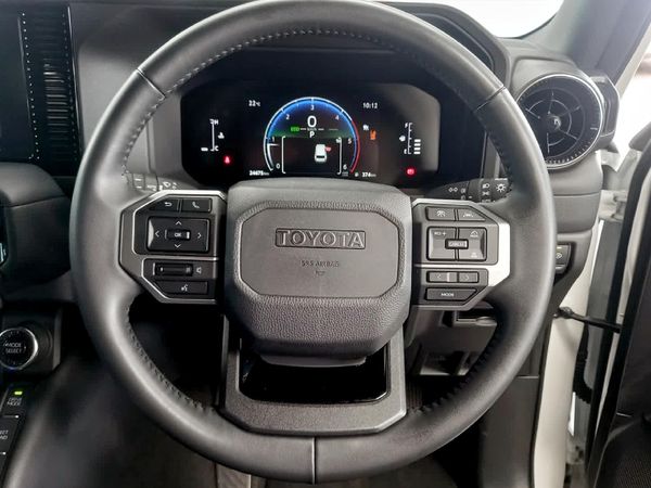 2025-Toyota-Land-Cruiser-Prado-TX-28GD-Auto image:7