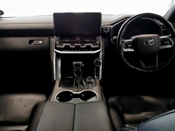 2023-Toyota-Land-Cruiser-300-V6-33-D-ZX image:5