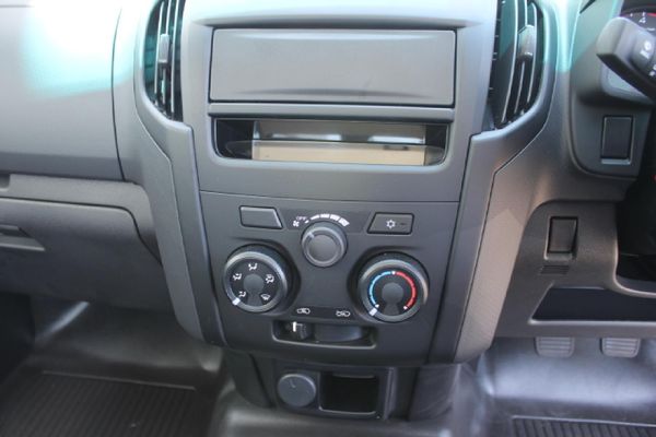 2026-Isuzu-D-Max-250C-Fleetside-Single-Cab image:12