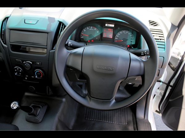 2026-Isuzu-D-Max-250C-Fleetside-Single-Cab image:15