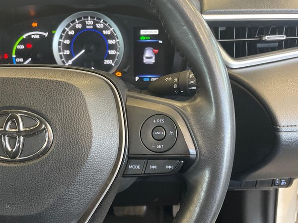 2024-Toyota-Corolla-Cross-18-XS-Hybrid image:9