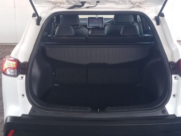 2025-Toyota-Corolla-Cross-18-XS image:20