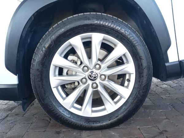 2025-Toyota-Corolla-Cross-18-XS image:21