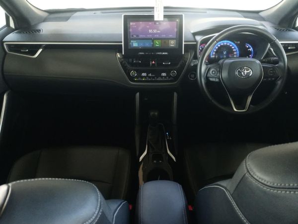 2025-Toyota-Corolla-Cross-18-XS image:5