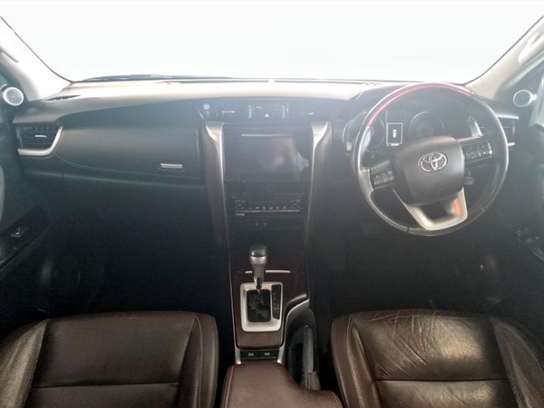 2016-Toyota-Fortuner-28-GD-6-Raised-Body-Auto image:5