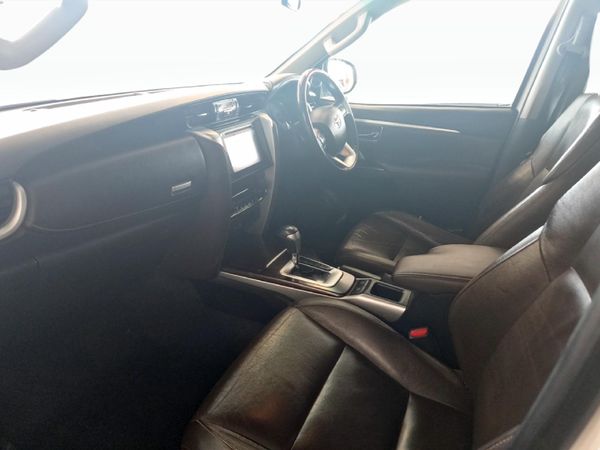 2016-Toyota-Fortuner-28-GD-6-Raised-Body-Auto image:6