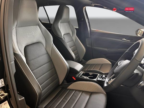 2026-Volkswagen-Golf-14-TSI-R-Line-Auto-110kw image:9
