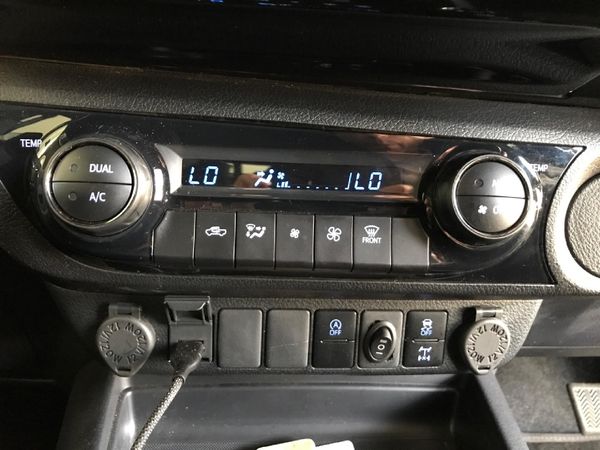 2026-Toyota-Hilux-28-GD-6-RB-Legend-RS-Auto-Double-Cab-mHev image:16