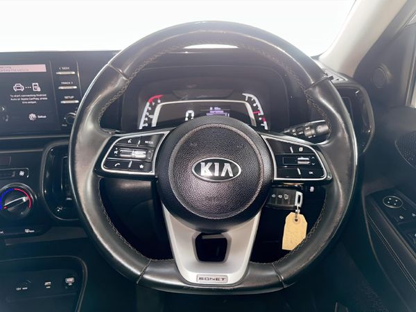 2021-Kia-Sonet-15-EX image:13