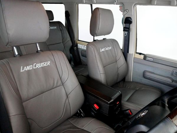 2026-Toyota-Land-Cruiser-76-28GD-6-Station-Wagon-VX image:9