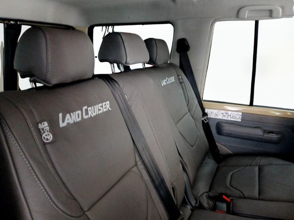 2026-Toyota-Land-Cruiser-76-28GD-6-Station-Wagon-VX image:10