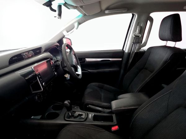 2023-Toyota-Hilux-24GD-6-4x4-Raider-X-Auto-Double-Cab image:6