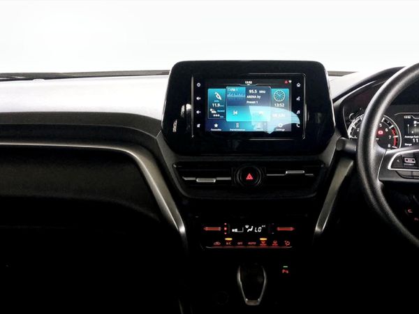 2025-Toyota-Urban-Cruiser-15-XR-Auto image:14