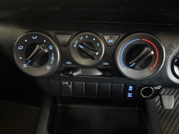 2021-Toyota-Hilux-24-GD-6-Raider-4x4-Single-Cab image:14