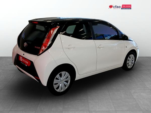 2017-Toyota-Aygo-10-X-Play-5-dr image:1
