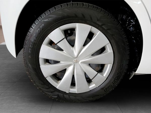 2017-Toyota-Aygo-10-X-Play-5-dr image:7