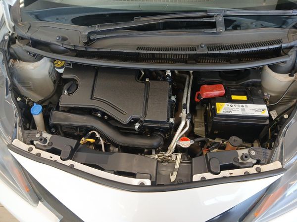 2017-Toyota-Aygo-10-X-Play-5-dr image:8