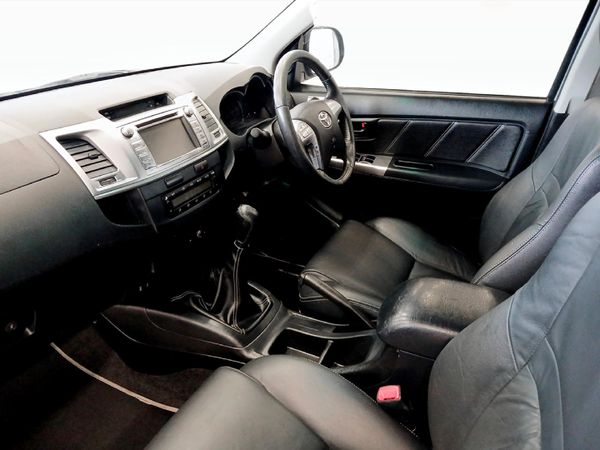 2015-Toyota-Hilux-30-D-4D-Legend-45-Raised-Body-Double-Cab image:6