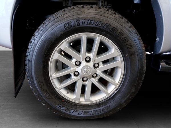 2015-Toyota-Hilux-30-D-4D-Legend-45-Raised-Body-Double-Cab image:7