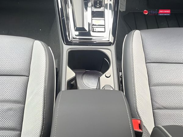 2026-Volkswagen-Golf-14-TSI-R-Line-Auto-110kw image:11