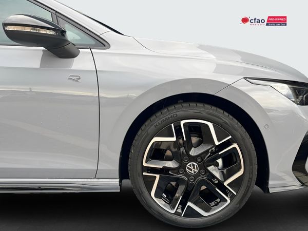 2026-Volkswagen-Golf-14-TSI-R-Line-Auto-110kw image:3
