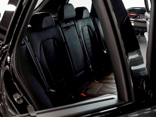 2022-BMW-X3-M40i image:16