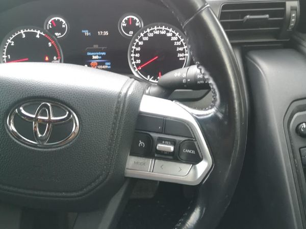 2022-Toyota-Land-Cruiser-300-V6-33-D-GX-R image:9
