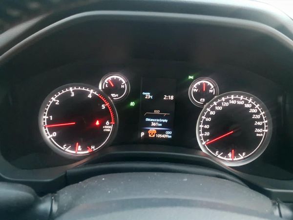 2022-Toyota-Land-Cruiser-300-V6-33-D-GX-R image:10