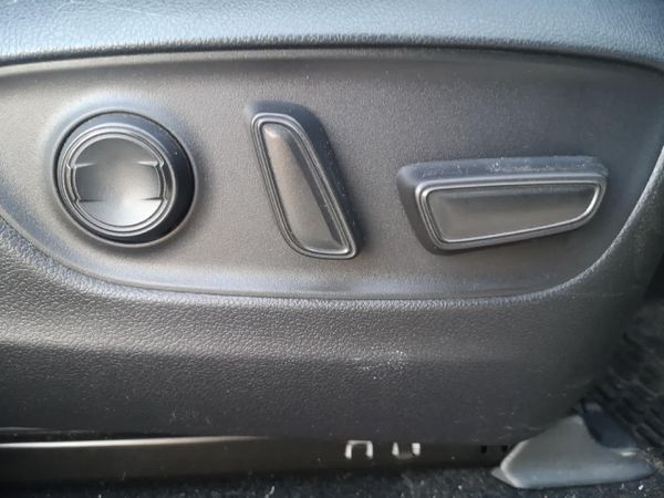2022-Toyota-Land-Cruiser-300-V6-33-D-GX-R image:14