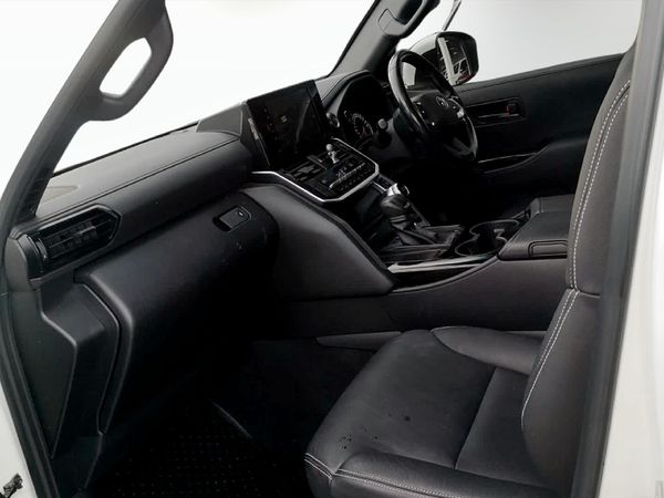 2022-Toyota-Land-Cruiser-300-V6-33-D-GX-R image:6