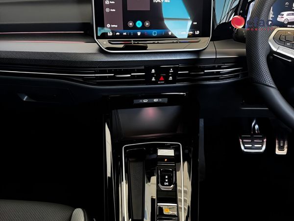 2026-Volkswagen-Golf-14-TSI-R-Line-Auto-110kw image:17
